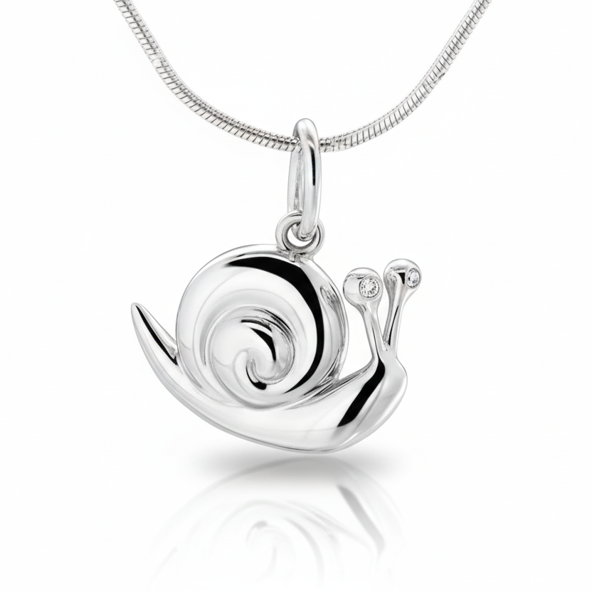 Snail medál - 14k, fehér arany, gyémántokkal