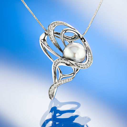 Rebell W pendant