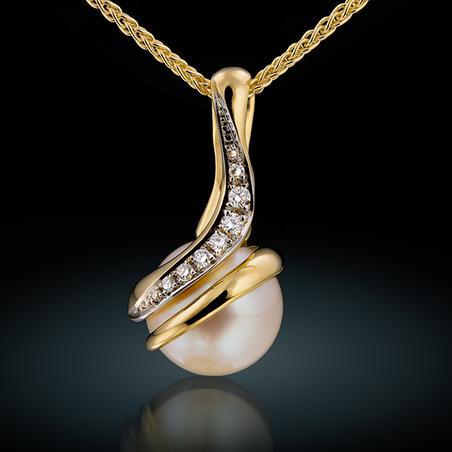 Calla lily pendant