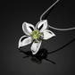 Plumeria medál - 14k, fehér arany, cirkón