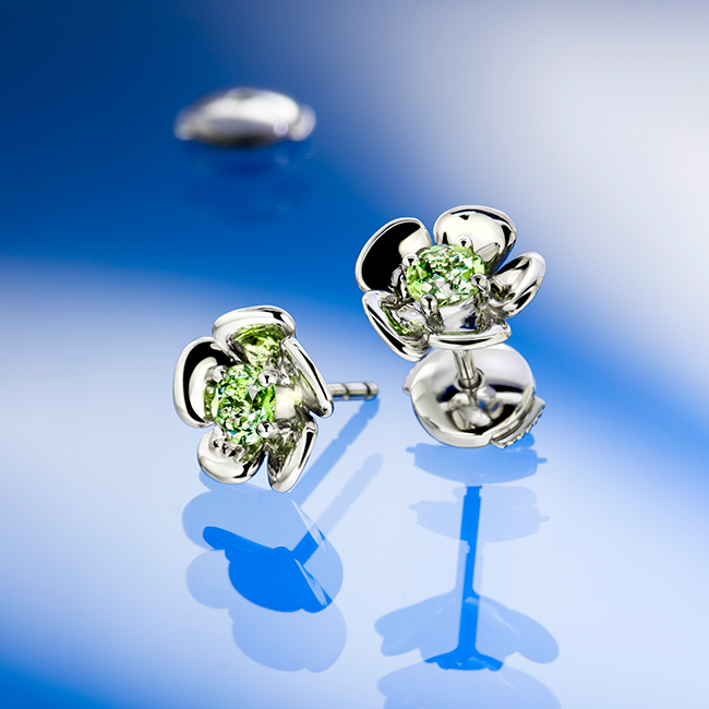 Bellis Perennis G fülbevaló - 14k, fehér arany, tsavorite