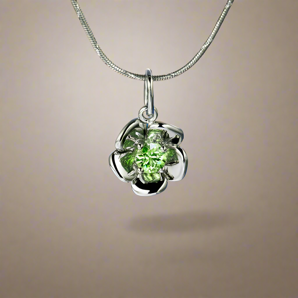 Bellis Perennis G medál - 14k, fehér arany, tsavorite gránát