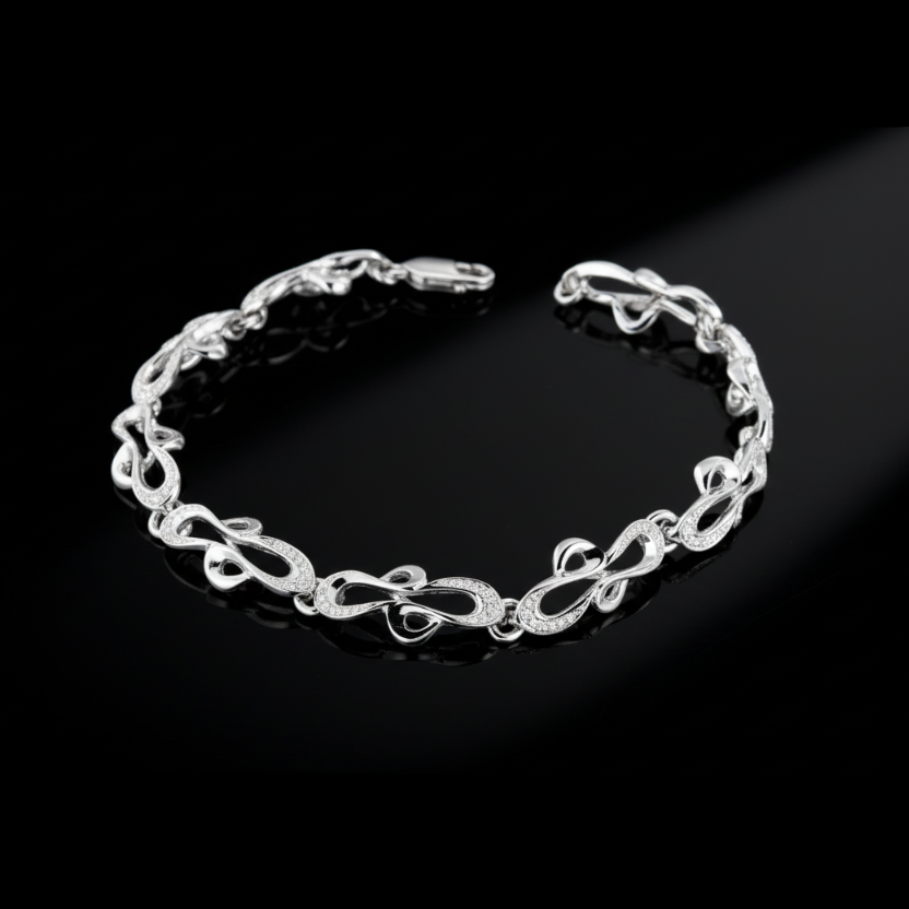 Fleur de Lis karkötő - 14k, fehér arany, gyémántok