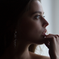 Flirt fülbevaló - 18k, fehér arany, akoya fehér gyöngyök, gyémántok