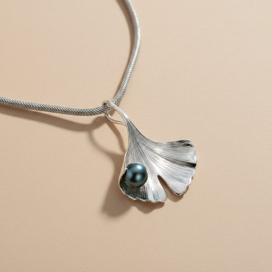 Ginkgo medál - 14k, fehér arany, tahiti gyöngy