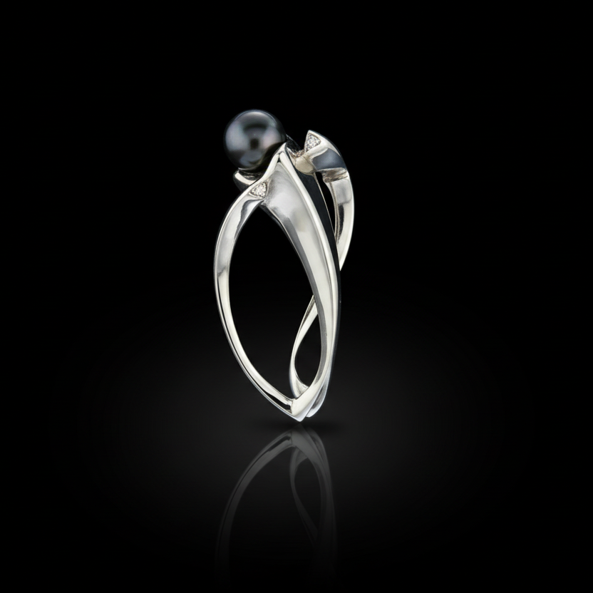 Pearl Hunter Pendant