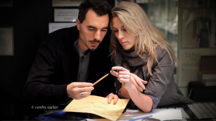 közös munka tervezés közben, drágakő kiválasztása