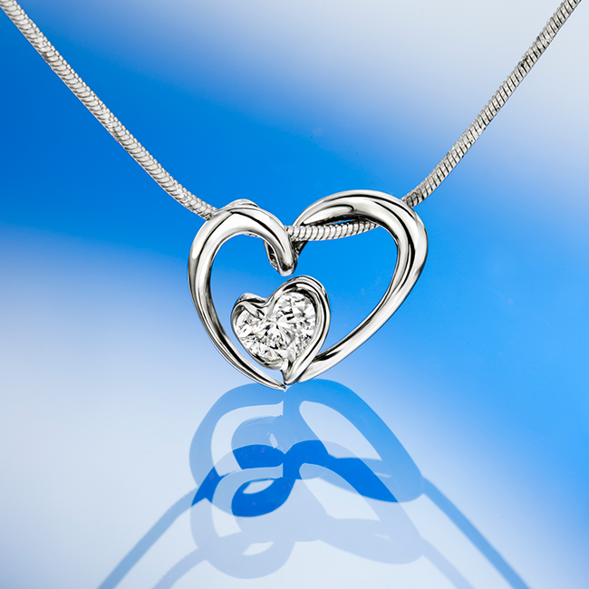 Q Heart pendant