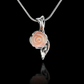 Blush medál - 14k, fehér arany, rózsaszín koral