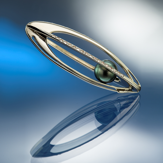 Yegreg bross - 18k, fehér arany, tahiti gyöngy, gyémánt